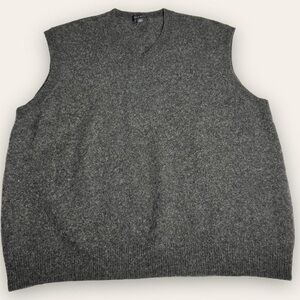 Heather Grey 100% Lambswool Sweater Vest fits like a large